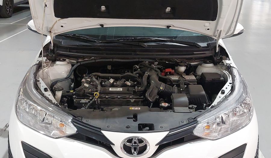 Toyota Yaris XL LIVE Hatchback 2022