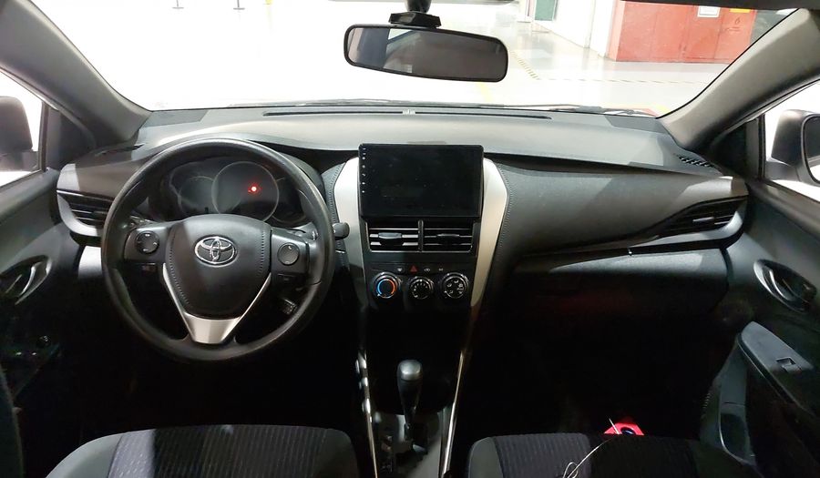 Toyota Yaris XL LIVE Hatchback 2022