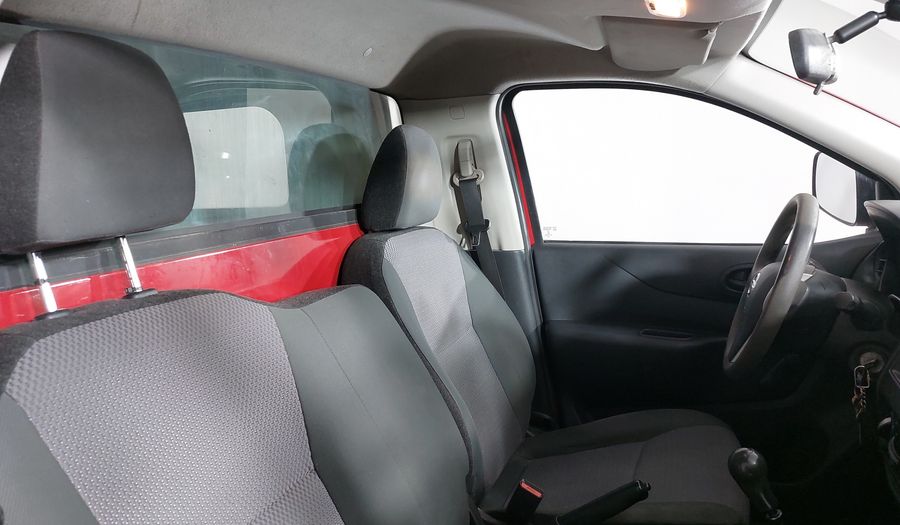 Nissan Np300 2.5 PICK UP TM DH AC PAQ. SEG. 6VEL Pickup 2019