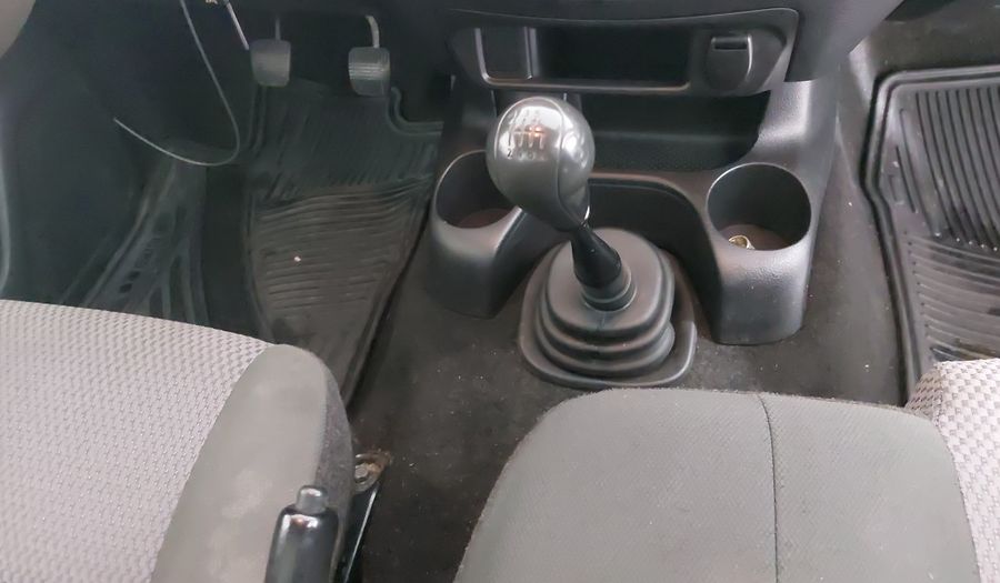 Nissan Np300 2.5 PICK UP TM DH AC PAQ. SEG. 6VEL Pickup 2019