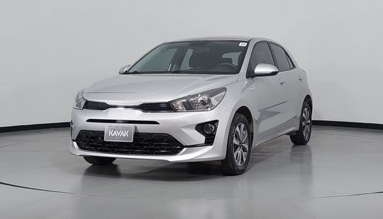 2023 • 33,024 km • Automático