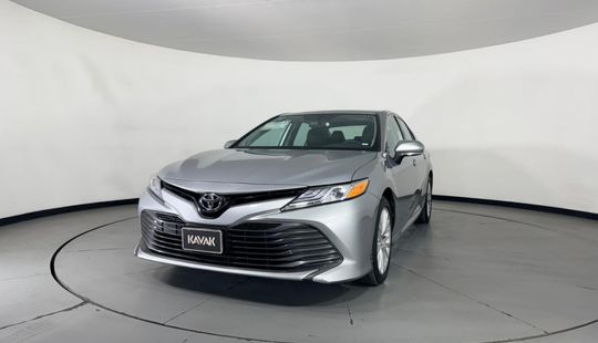 Toyota • Camry