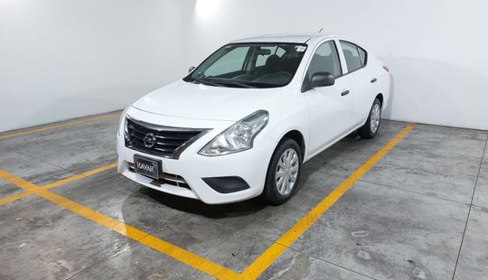 Nissan • Versa