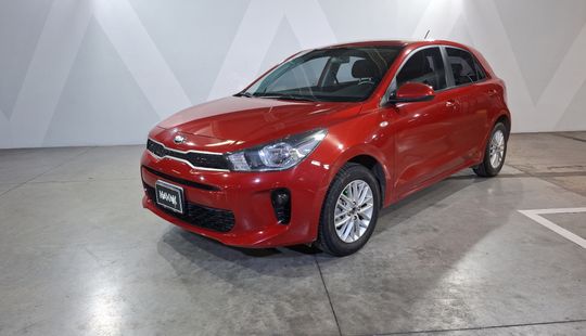 2020 • 65,806 km • Automático