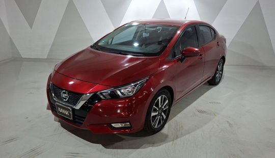 Nissan • Versa