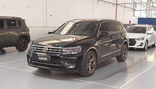 Volkswagen • Tiguan