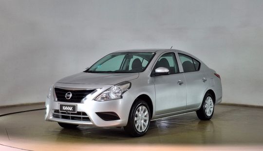 Nissan • Versa
