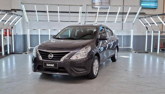 Nissan • Versa