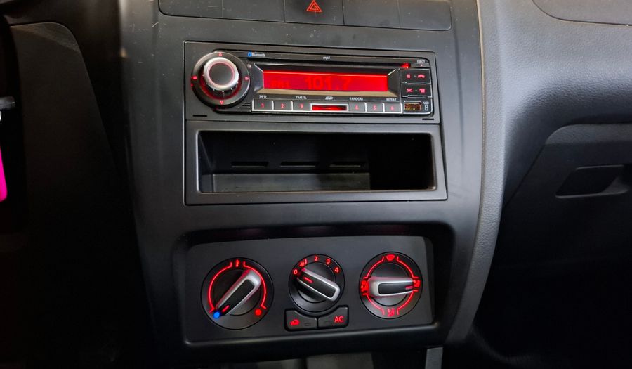 Volkswagen Fox 1.6 COMFORTLINE Hatchback 2013