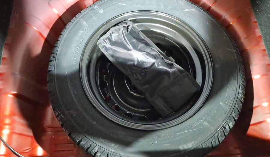 Renault Kwid 1.0 ICONIC Hatchback 2022