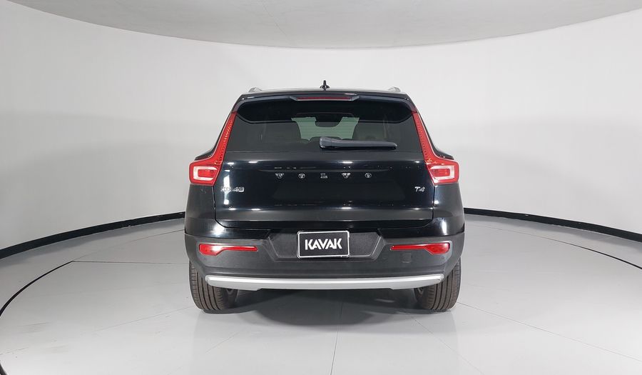 Volvo Xc40 2.0 T4 MOMENTUM AUTO Suv 2021