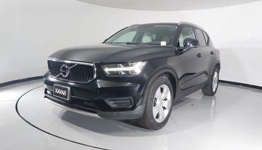 Volvo • XC40