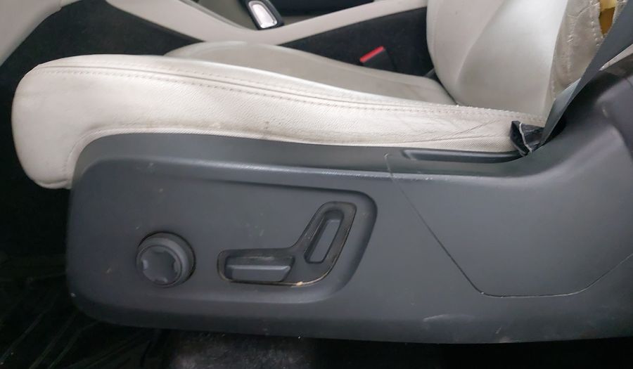 Volvo Xc40 2.0 T4 MOMENTUM AUTO Suv 2021