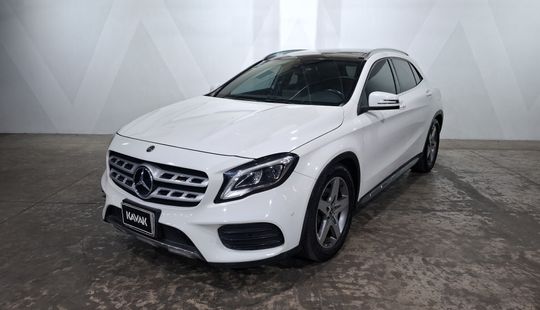 Mercedes Benz • Clase GLA