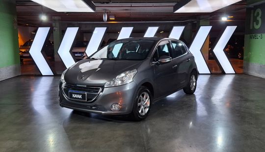 Peugeot • 208