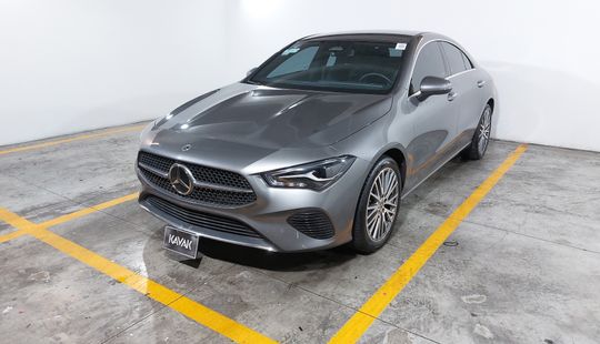 Mercedes Benz • Clase CLA