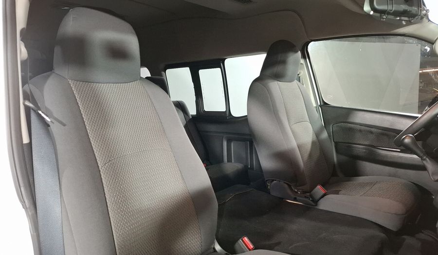 Nissan Nv350 Urvan 2.5 14 PASAJEROS AMPLIA AA Van 2023
