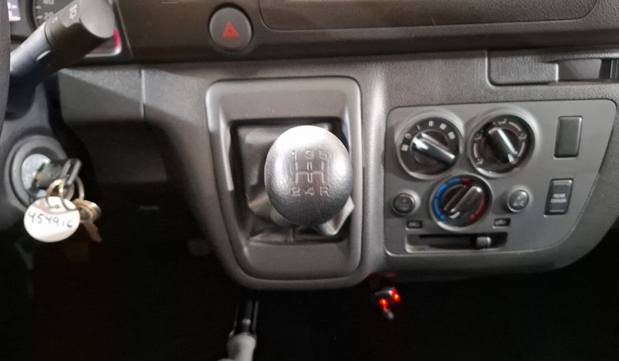 Nissan Nv350 Urvan 2.5 14 PASAJEROS AMPLIA AA Van 2023