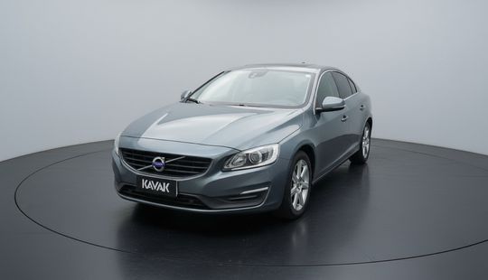 Volvo • S60