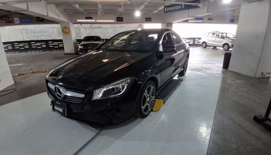 Mercedes Benz • Clase CLA