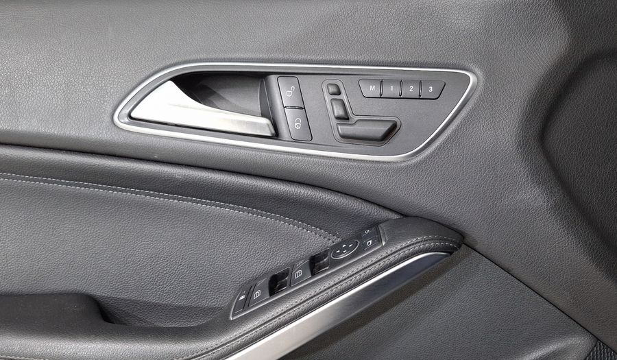 Mercedes Benz Clase Cla 1.6 CLA 200 CGI SPORT AT Coupe 2016