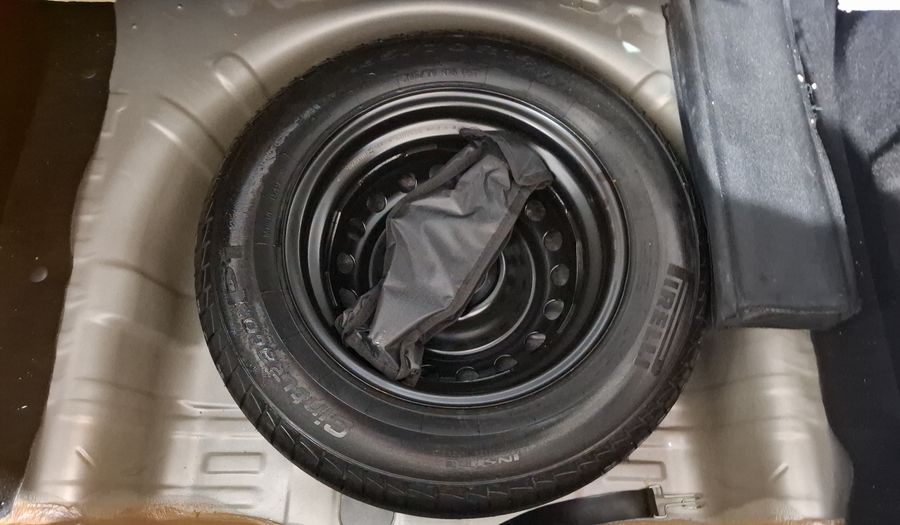 Renault Kwid 1.0 BITONO Hatchback 2025