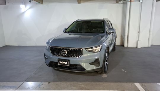 Volvo • XC40
