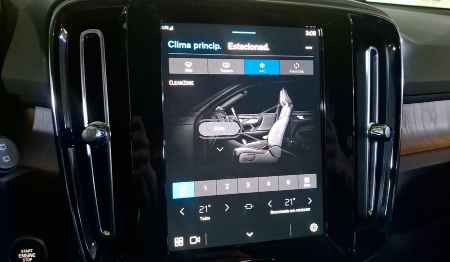 Volvo Xc40 2.0 B4 MHEV PLUS AUTO Suv 2023