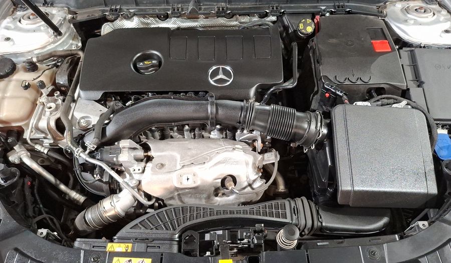 Mercedes Benz Clase Glb 2.0 250 PROGRESSIVE DCT 4MATIC Suv 2021