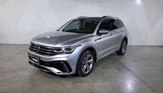 Volkswagen • Tiguan