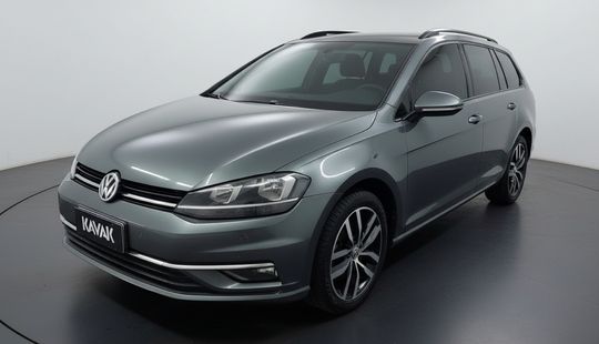 Volkswagen • Golf