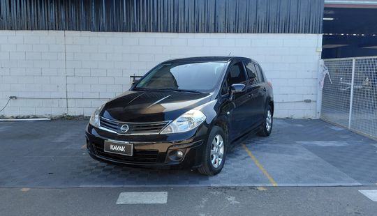 Nissan • Tiida