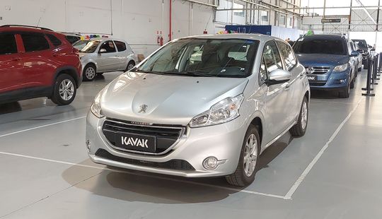 Peugeot • 208