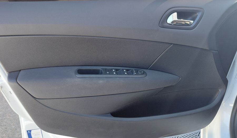 Peugeot 308 1.6 ALLURE Hatchback 2016