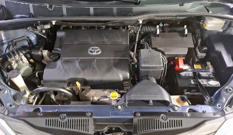 Toyota Sienna 3.5 XLE AT Minivan 2014