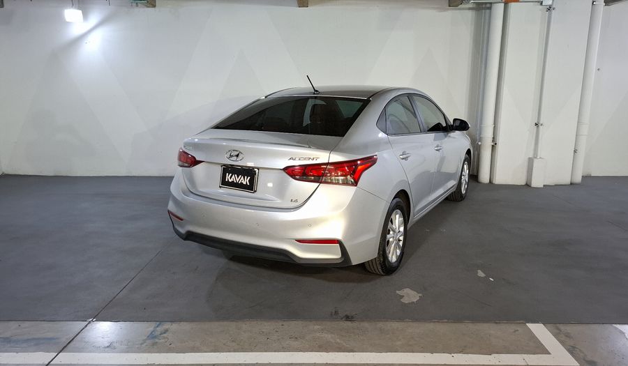 Hyundai Accent 1.6 GL MID AUTO Sedan 2022