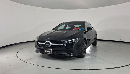 Mercedes Benz • Clase CLA