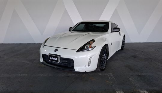 Nissan • 370Z
