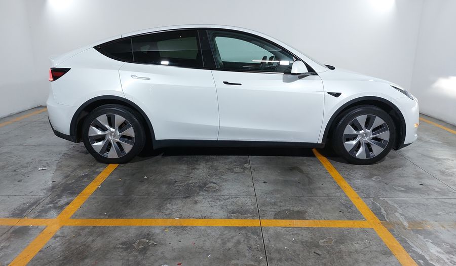 Tesla Model Y BEV RWD AUTO Suv 2023