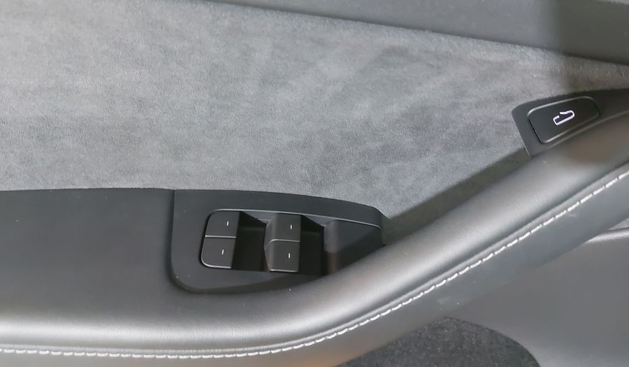 Tesla Model Y BEV RWD AUTO Suv 2023