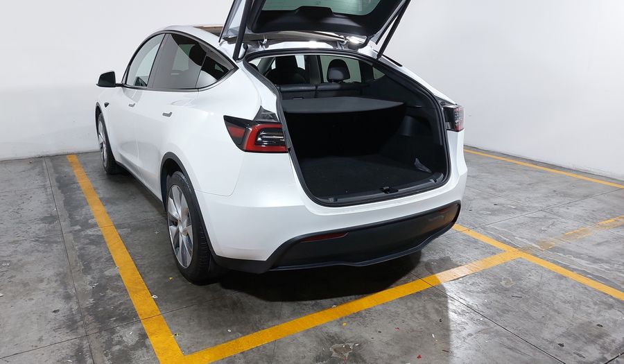Tesla Model Y BEV RWD AUTO Suv 2023