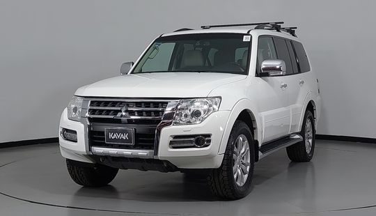 Mitsubishi • Montero