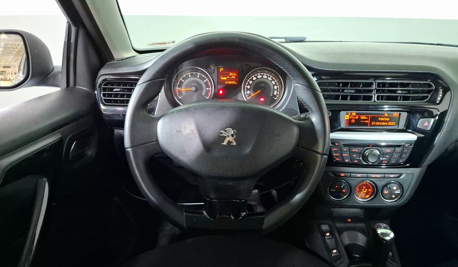 Peugeot 301 1.6 ALLURE TIPTRONIC Sedan 2015