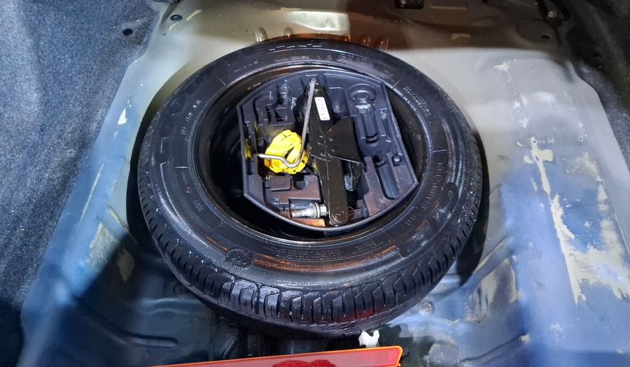 Peugeot 301 1.6 ALLURE TIPTRONIC Sedan 2015