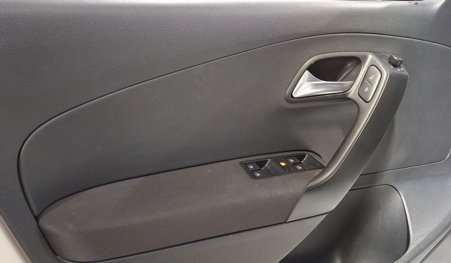 Volkswagen Polo 1.6 TIPTRONIC Hatchback 2016