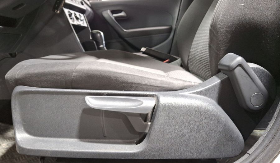 Volkswagen Polo 1.6 TIPTRONIC Hatchback 2016