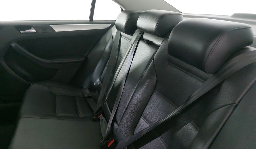 Volkswagen Jetta 2.5 SPORT PAQ WELTRADIO TECHO TIPTRONIC Sedan 2013