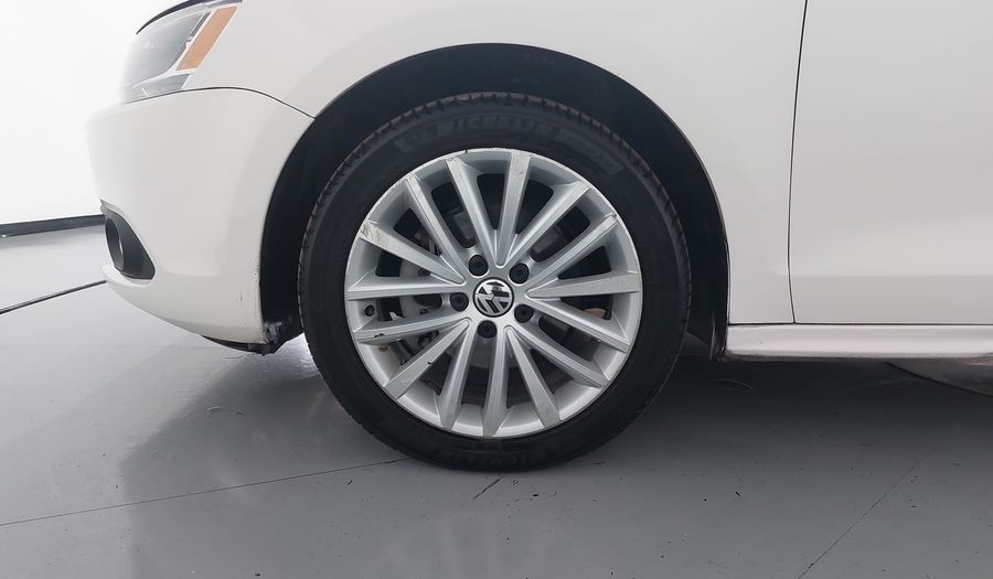 Volkswagen Jetta 2.5 SPORT PAQ WELTRADIO TECHO TIPTRONIC Sedan 2013