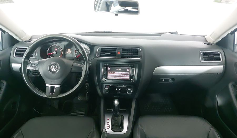 Volkswagen Jetta 2.5 SPORT PAQ WELTRADIO TECHO TIPTRONIC Sedan 2013
