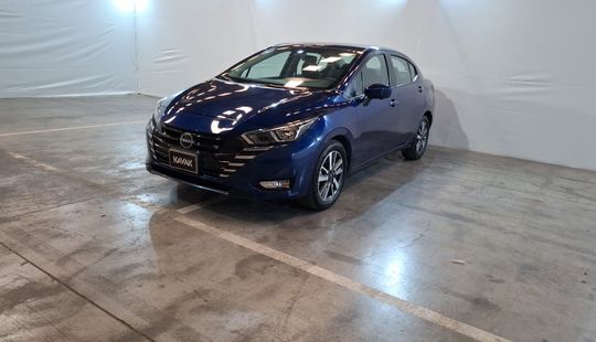 2023 • 10,000 km • Manual